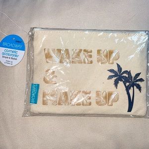 never opened before make up pouch